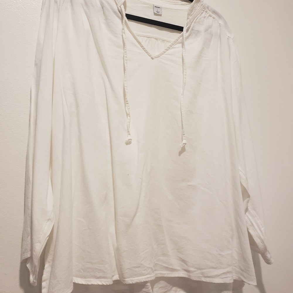 Old Navy V-neck White Blouse. Size L.